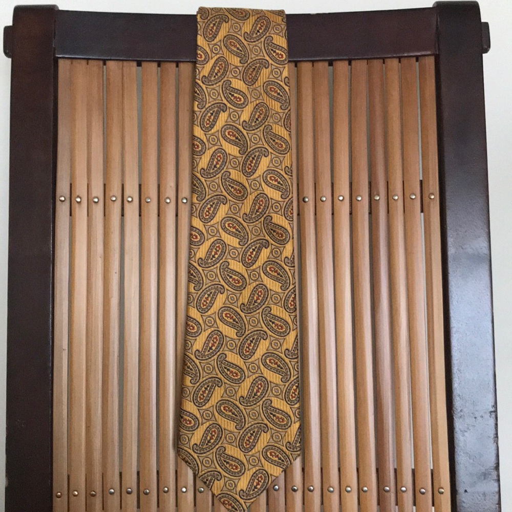Neck tie